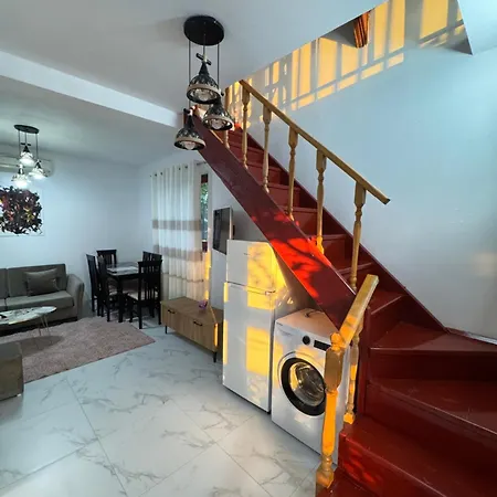 Hill Villa, Gjiri I Lalzit *