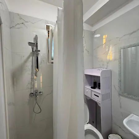 Hill Villa, Gjiri I Lalzit *